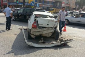 İki yerde kazaya karışan TIR olay yerinden ka&ccedil;tı