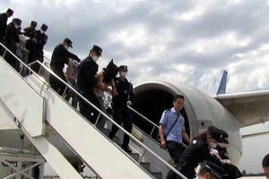Uygur T&uuml;rkleri'ni b&ouml;yle &Ccedil;in'e vermişler!