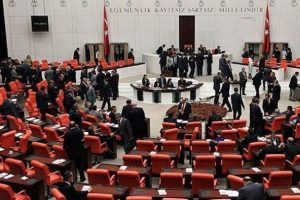 &Ccedil;ifte aylık bekleyen yeni vekillere şok!