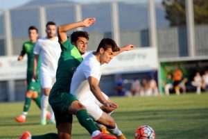 Bursaspor, &ouml;zel ma&ccedil;ta Yeşil Bursa'yı 2-0 yendi