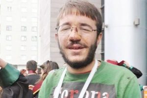 Yine polis şiddeti! &Ouml;nleyici dinleme ile d&ouml;vm&uuml;şler