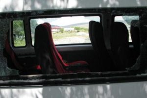 PKK minib&uuml;s&uuml; taradı: 1 &ouml;l&uuml;, 2 yaralı