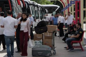 Bursa'da terminalde bayram yoğunluğu yaşanıyor