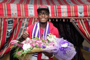 Emenike, Al Ain'de basına tanıtıldı