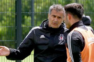Şenol G&uuml;neş'ten defans oyuncularına uyarı