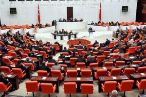 Partiler RT&Uuml;K adaylarını bildirdi