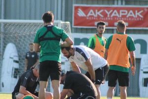 Bursaspor yoğun tempoda &ccedil;alışıyor