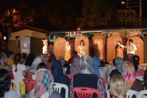 Bursa Şehir Tiyatrosu alkışı hak etti