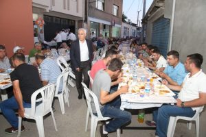 Bursa Nil&uuml;fer'de 2 bin 500 kişi birlikte oru&ccedil; a&ccedil;tı