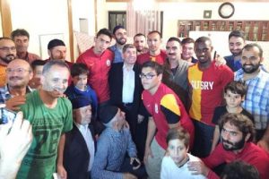 Galatasaraylı futbolcular Kadir Gecesi'nde camiye koştu