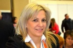 Gece kul&uuml;b&uuml; tuvaletinde sızan bakan yardımcısı g&ouml;revden alındı