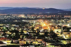 Rekt&ouml;rden &ouml;ğrencilere 'Apartlarda kalmayın' &ccedil;ağrısı