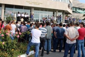 Bayram yevmiyesi verilmeyen madenciler eylem yaptı