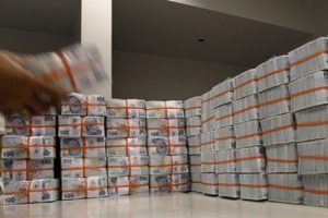 Kısa vadeli dış bor&ccedil; stoku mayısta azaldı