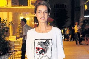 &Ccedil;iğdem Batur uzun sa&ccedil;a veda etti...
