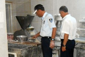 Bursa Mudanya zabıtasından bayram &ouml;ncesi hijyen denetimi