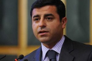 Demirtaş o vekili uyardı! Ağzından &ccedil;ıkanı kulağın duysun