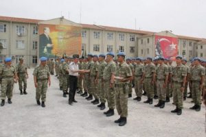 Orgeneral Akar askerlerin bayramını kutladı
