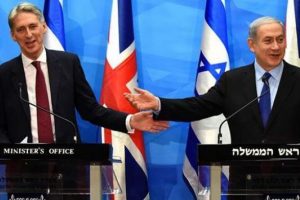İngiliz bakan basın toplantısında Netanyahu ile İran sebebiyle tartıştı