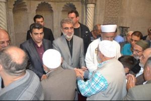 Bakan Yıldız, bayram namazını Hunat Camii'nde kıldı