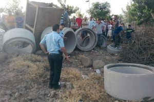 200 kiloluk kanalizasyon borusunun altında can verdi