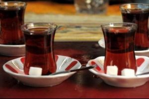 G&uuml;nde 7 &ccedil;ay kaşığından fazla şeker t&uuml;ketilmemeli