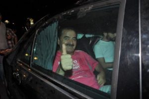 İbrahim Tatlıses yanında silah taşıyor...