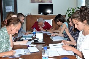 İlber Hoca, Ruslar i&ccedil;in kolları sıvadı