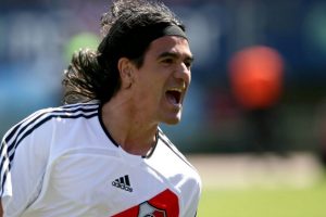 Ariel Ortega yeşil sahalara geri d&ouml;n&uuml;yor!