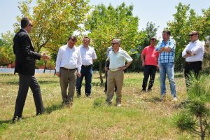 Bursa Karacabey Leylek K&ouml;y&uuml;'ne sosyal tesis ve yol