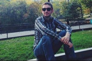 Grooveshark'ın kurucularından Greenberg &ouml;l&uuml; bulundu