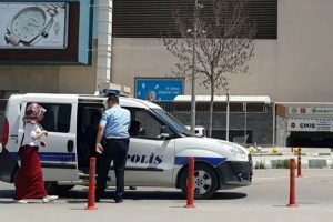 Bursa'da gen&ccedil; kızlar IŞİD'e mi ka&ccedil;ıyordu?