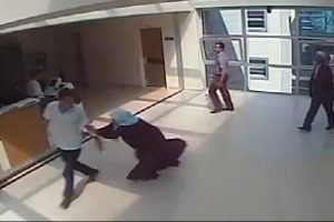 Bursa'da hasta yakınları hastaneyi birbirine kattı