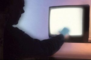 Fazla televizyon izlemek Alzheimer riskini artırıyor
