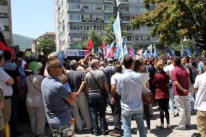Şuru&ccedil;'ta hayatlarını kaybeden anne ve oğlu i&ccedil;in Bursa'da t&ouml;ren d&uuml;zenlendi