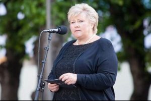 Norve&ccedil; Başbakanı Solberg'den &Uuml;toya katliamının yıld&ouml;n&uuml;m&uuml;nde 'Suru&ccedil;' mesajı