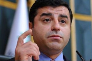 Selahattin Demirtaş'tan B&uuml;lent Arın&ccedil;'a jet yanıt!