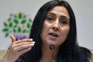 Figen Y&uuml;ksekdağ ateş p&uuml;sk&uuml;rd&uuml;: 'İnsan m&uuml;sveddeleri...'