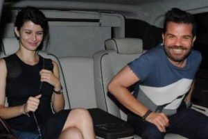Beren Saat ile Kenan Doğulu'dan &uuml;z&uuml;c&uuml; haber...