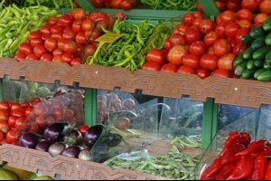 T&uuml;ketici g&uuml;veni altı yılın d&uuml;ş&uuml;ğ&uuml;ne yakın