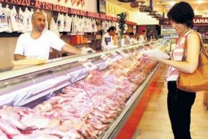 Tavuklar boyandı 'taşlık' yok sattı!