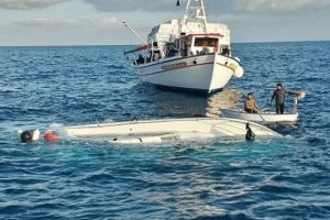 Akdeniz'de g&ouml;&ccedil;men faciası: 40 &ouml;l&uuml;