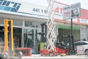 Bursa'da 10 metreden yere &ccedil;akıldı!