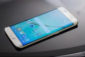 Galaxy S6 Edge'in fiyatı d&uuml;şt&uuml;
