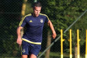 Van Persie Shakhtar ma&ccedil;ında oynayacak mı?