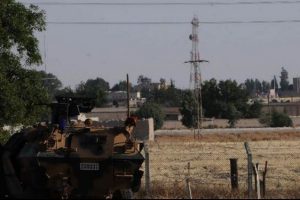YPG Telebyad'da hendek kazıyor