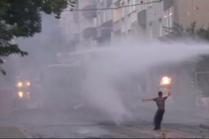 Gazi Mahallesi'nde korsan g&ouml;steri !