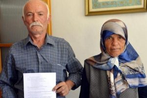 Dedenin, 'torunlarım &ccedil;ocuk gelin olmasın, okusun' m&uuml;cadelesi