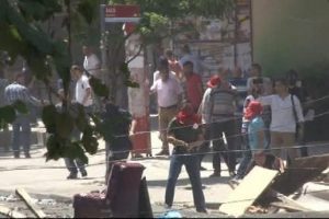 Gazi Mahallesi'nde polis m&uuml;dahalesi