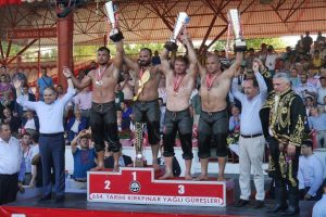 Orhan Okulu altın kemerin sahibi oldu